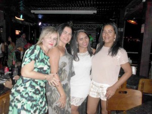 600902_1416863188548978_781302440_n