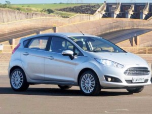 Fiesta-hatch-2014-titanium-prata