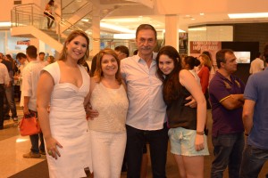 FOTO 8. Larissa Caracas, Yara Carvalho, Juraci Carvalho e Lara Liotto